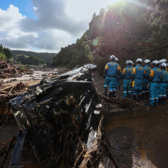 Japan se suočava sa katastrofom: Šest osoba poginulo u poplavama VIDEO