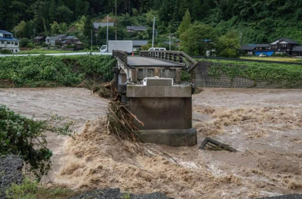 Azija: Šestoro ljudi poginulo u velikim poplavama u Japanu