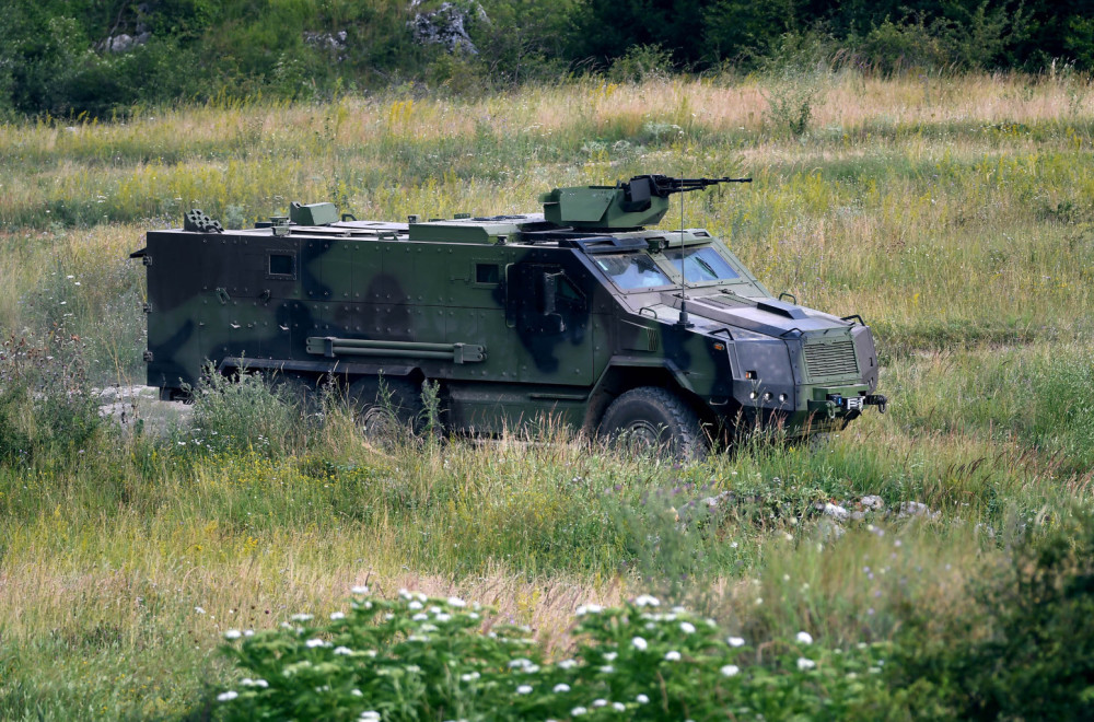 Vozaču Vojske Srbije zbog nesreće u kojoj su poginuli troje dece i otac određen pritvor