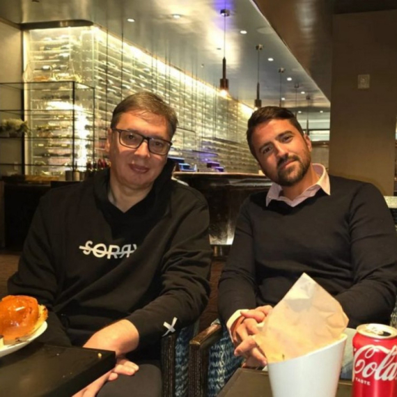 Vučić sa Tipsarevićem pobeđuje nervozu: Osim što smo sa hamburgerima i krompirima poradili na zdravlju... FOTO