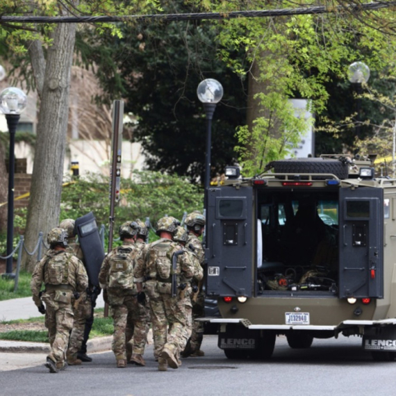 City bus hijacked; A chase around town ensued; Someone was shot; Strong police force arrived PHOTO/VIDEO