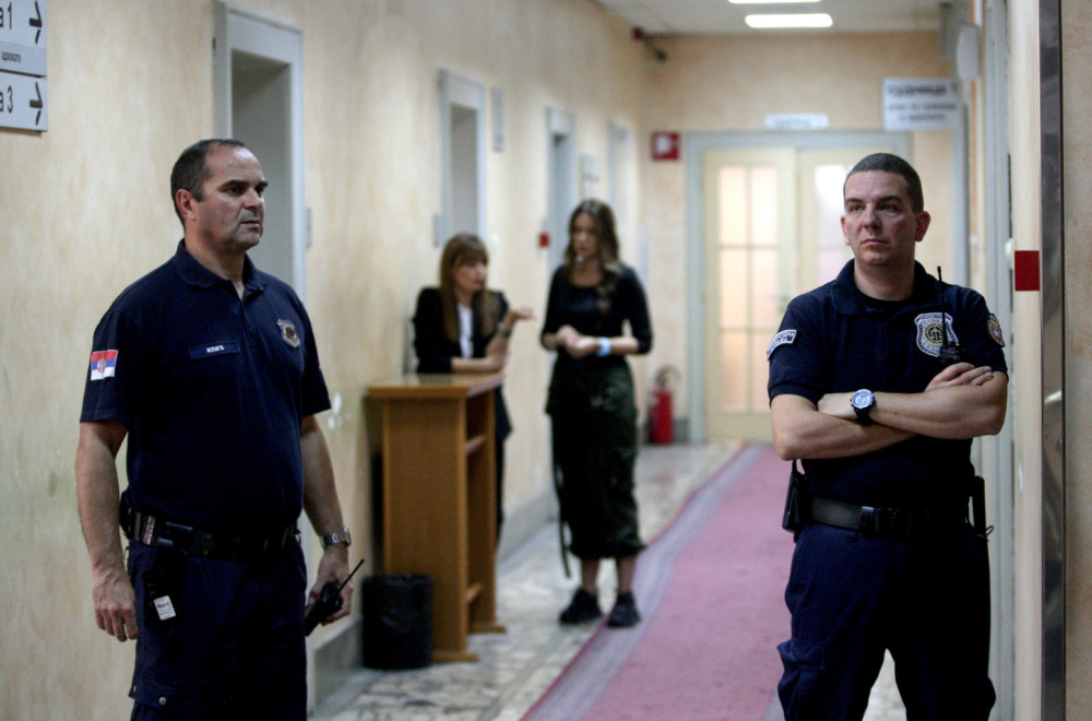 B92.net in the Special Court; The trial of Uroš Blažić has begun; One witness arrived at the ambulance. PHOTO