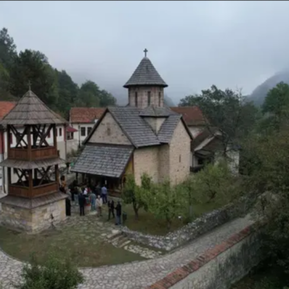 Počinju "Dani Patrijarha Pavla" u Čačku: Biće postavljena izložba krstova drvorezbarske kolonije