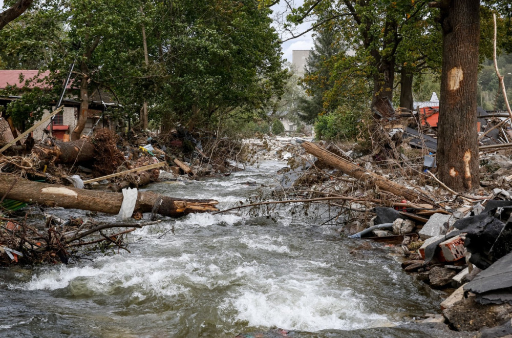 Potpuna katastrofa: Pogodile su ih neviđene poplave; Evakuisano 80.000 ljudi FOTO