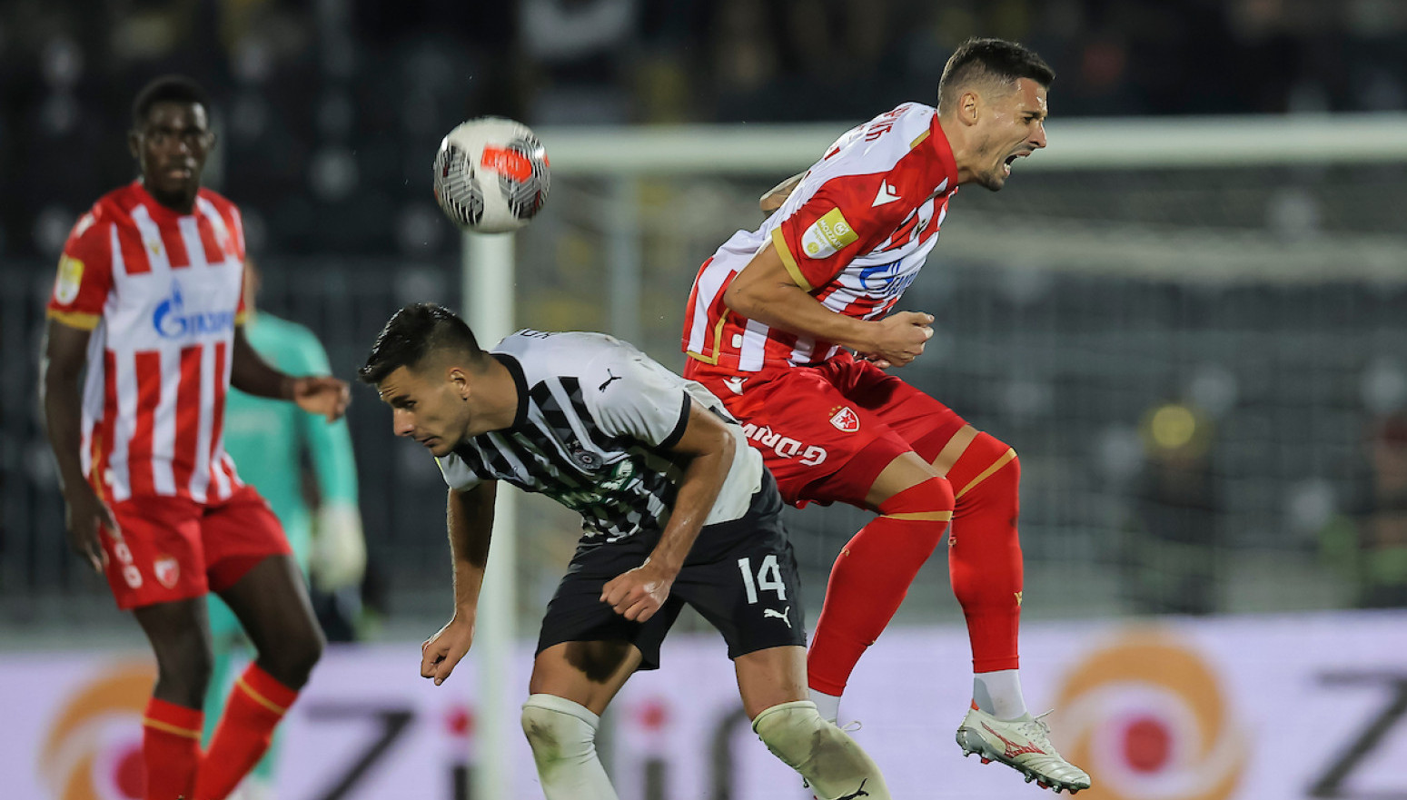 Zvezda otvara kolo posle derbija, Partizan u Lučanima