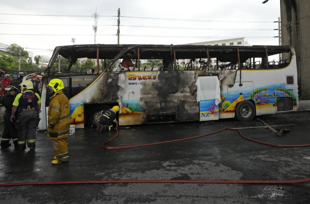 Zapalio se autobus pun đaka: 25 mrtvih? FOTO/VIDEO