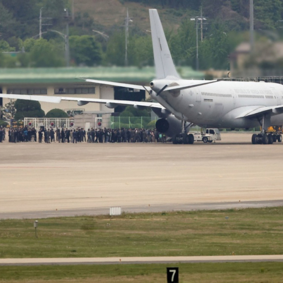 Panika se širi, beže: Hitno podignut vojni avion