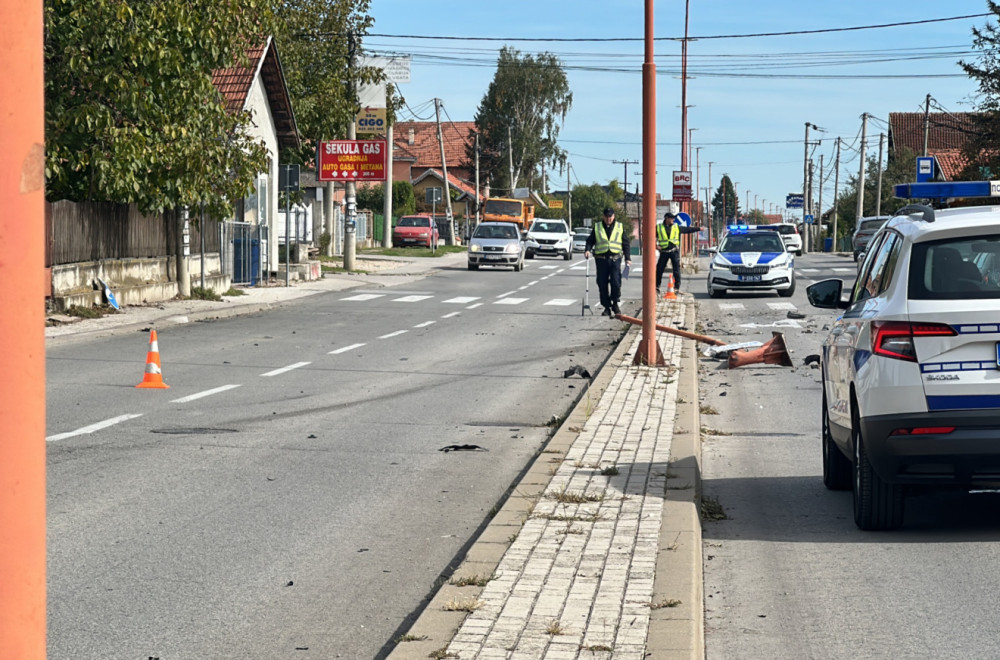 Teška saobraćajna nesreća u Čačku: Vozač prebačen u bolnicu FOTO