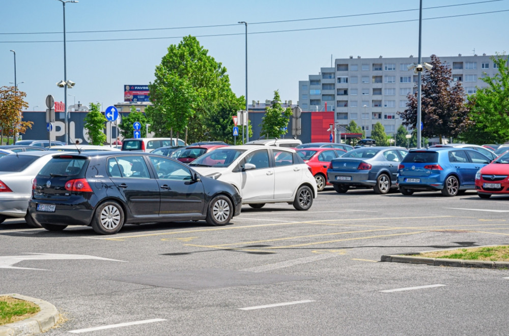 Glavni grad u paklu parkiranja: Policija otkrila zašto je nemoguće naći parking mesto