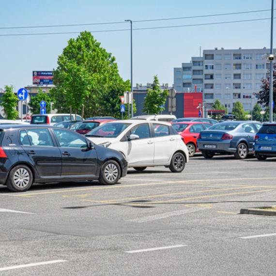 Privremeni parking kod Kvantaške pijace – olakšanje za kupce i zakupce