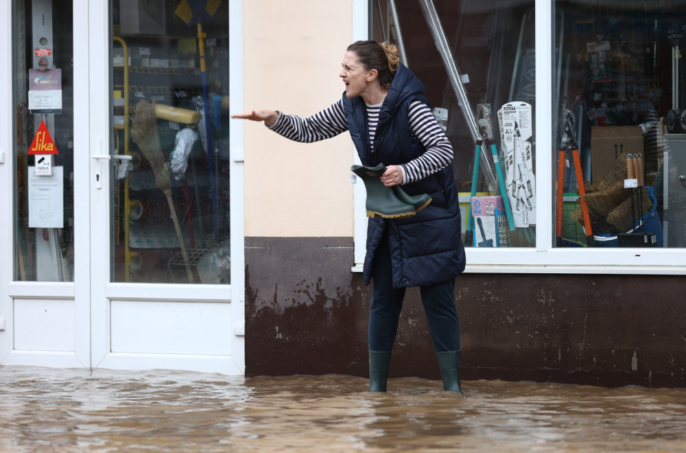 Užas: Porastao broj mrtvih; Umrla beba, otac izgubio sina...; Ljudi su odsečeni od sveta