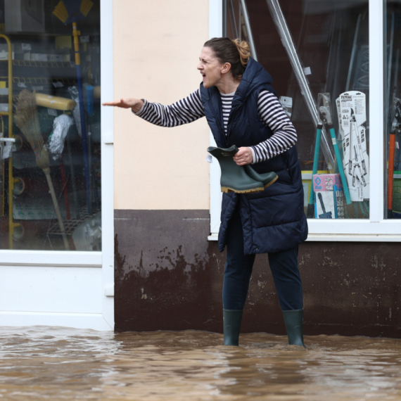 Užas: Porastao broj mrtvih; Umrla beba, otac izgubio sina...; Ljudi su odsečeni od sveta