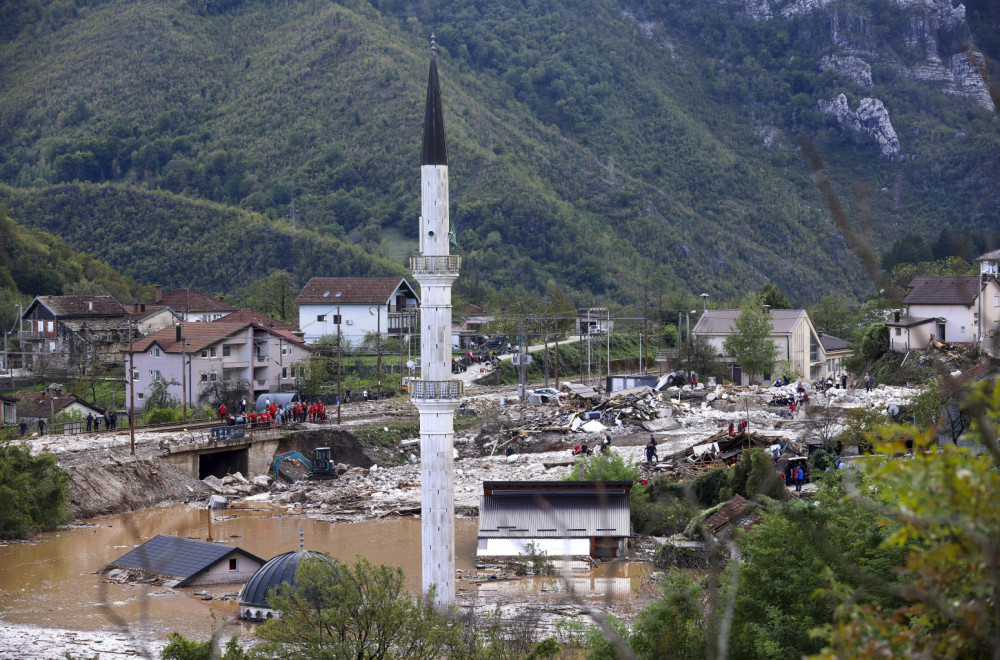 Objavljen stravičan snimak poplave u BiH iz vazduha; Sve je uništeno VIDEO