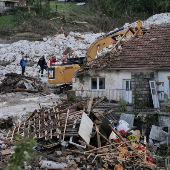 Katastrofa u BiH: Svuda je krš i lom; Potraga za nestalima se nastavlja VIDEO