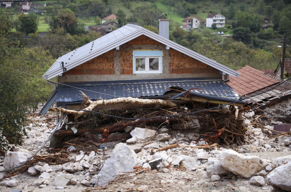 Potpuna katastrofa; Tri dana žalosti FOTO/VIDEO