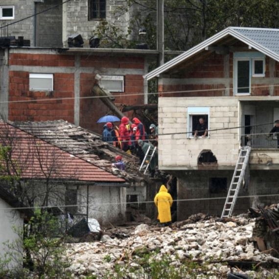 Užasne slike iz BiH; Psi tragači na terenu; Najavljeni novi pljuskovi FOTO/VIDEO