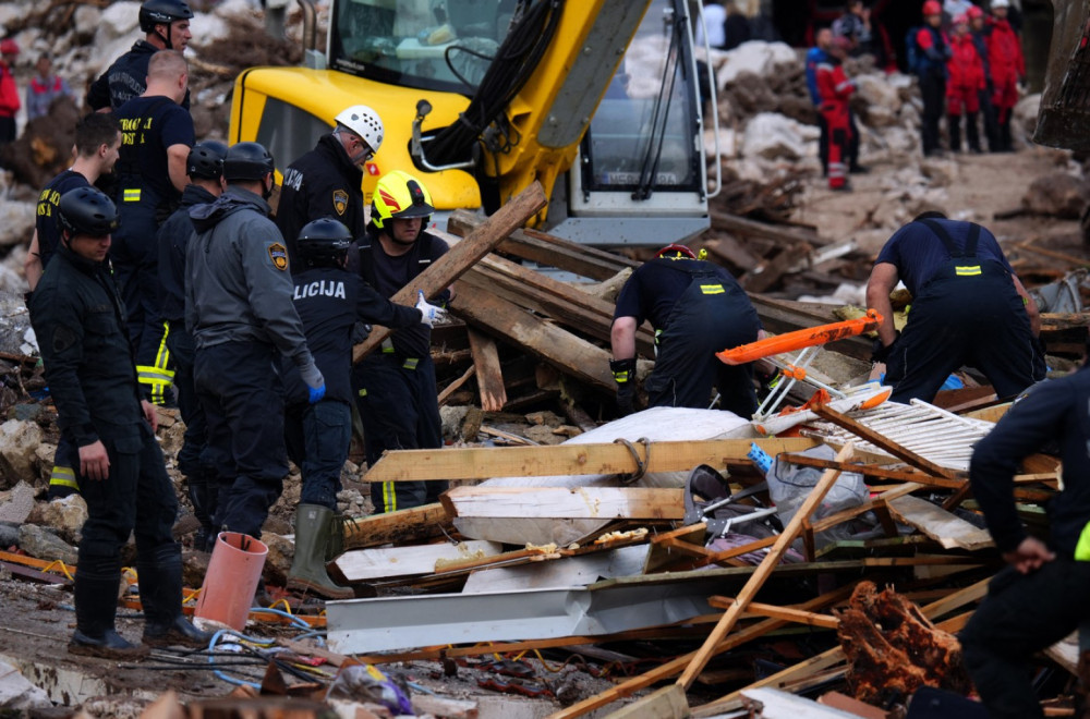 Četvrti dan od katastrofalnih poplava u BiH; Spasioci traže nestale