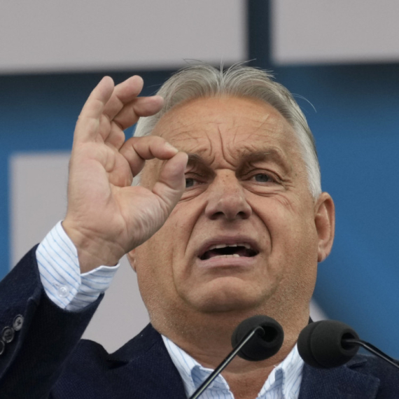 Orban oštro kritikovan; "Izneverio ih je"