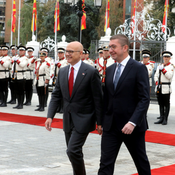 Vučević u zvaničnoj poseti Skoplju: Priređen svečani doček, očekuje ga niz sastanaka