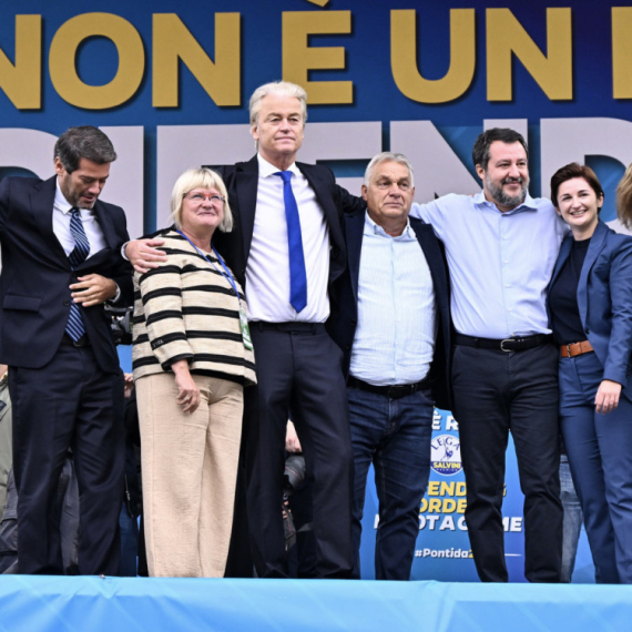 Patriote za Evropu se okupile u znak podrške ministru: Od kad je zločin braniti granicu? FOTO