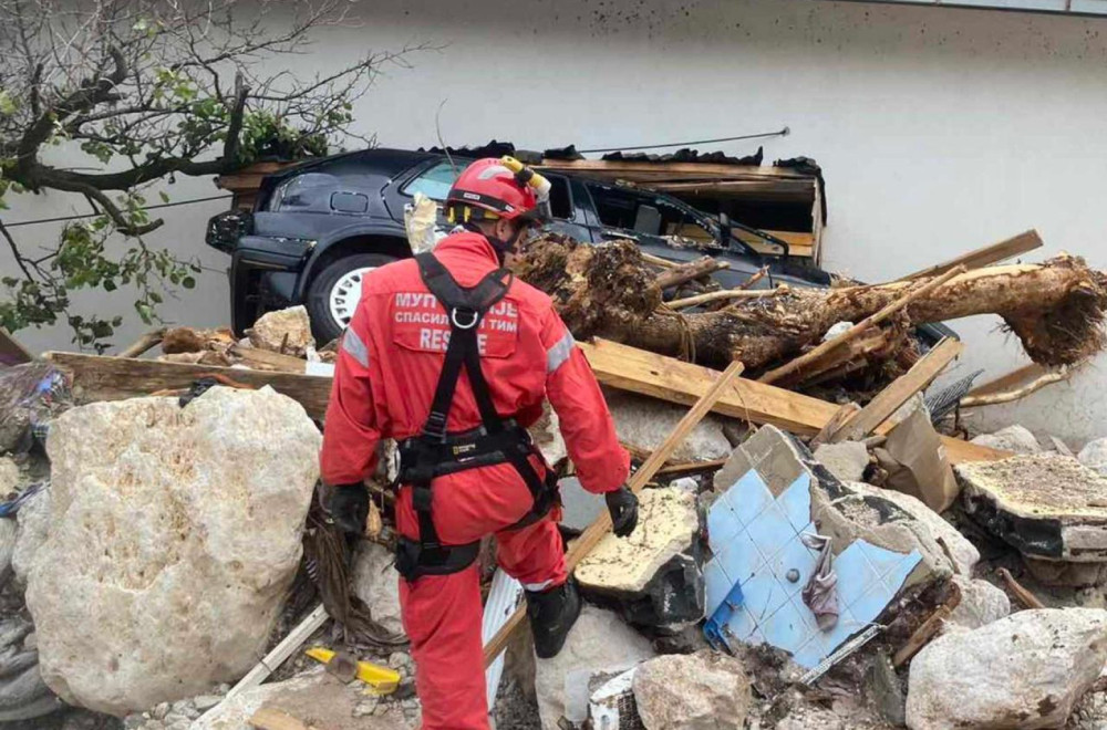 Srpski spasioci tragaju za nestalima u BiH: "Teške slike, kuće zbrisane sa lica zemlje" FOTO