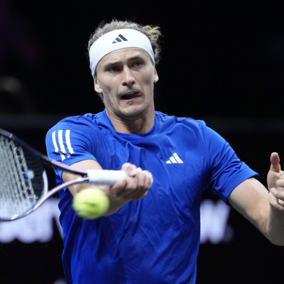 Zverev propustio sedam meč-lopti, ali ipak prošao dalje