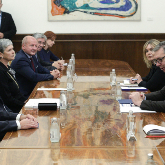 Vučić met with the President of the Hungarian Parliament: Excellent and friendly meeting PHOTO