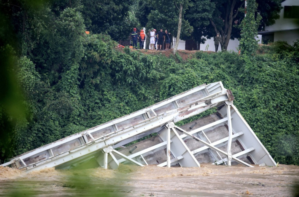 The bridge in Svilajnac collapsed PHOTO