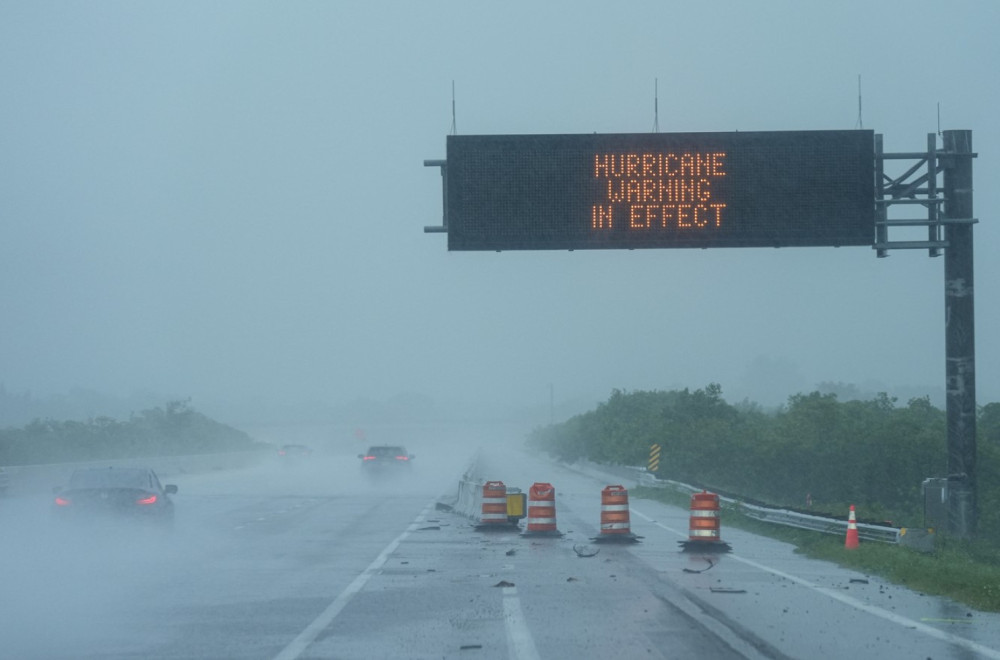 An enraged hurricane has arrived: It crushes everything before it, the dead are counted; Terrifying footage