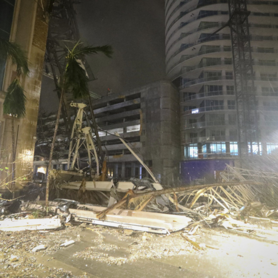 Terrifying: This is the moment the hurricane hits Florida VIDEO