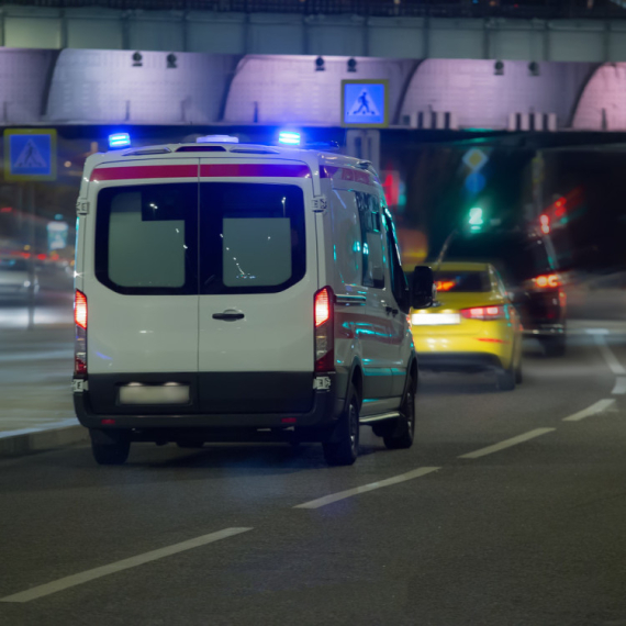 Noć u Beogradu: U šest saobraćajki povređeno pet osoba