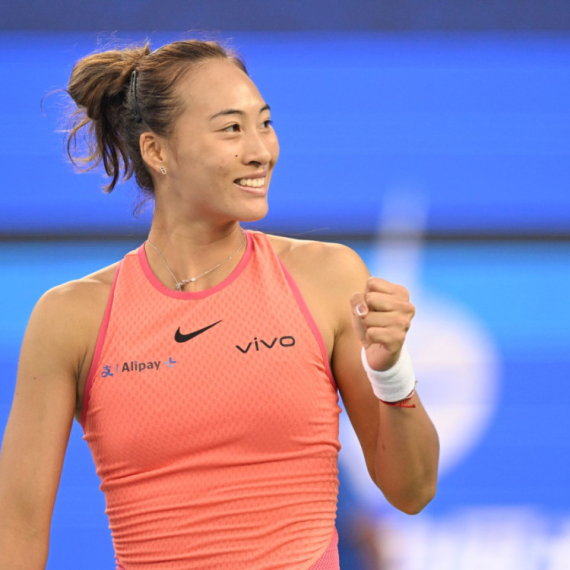 Dženg u polufinalu završnog WTA turnira u Rijadu