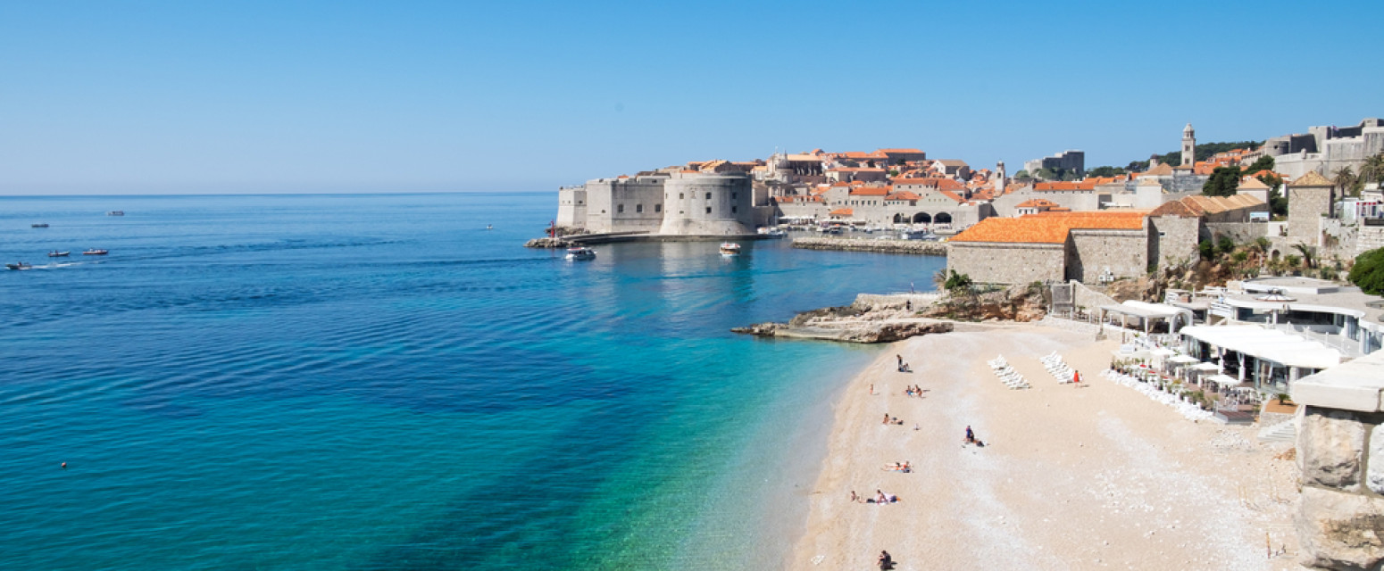 U Dubrovniku pravo miholjsko leto: Ljudi se uveliko kupaju i sunčaju FOTO/VIDEO