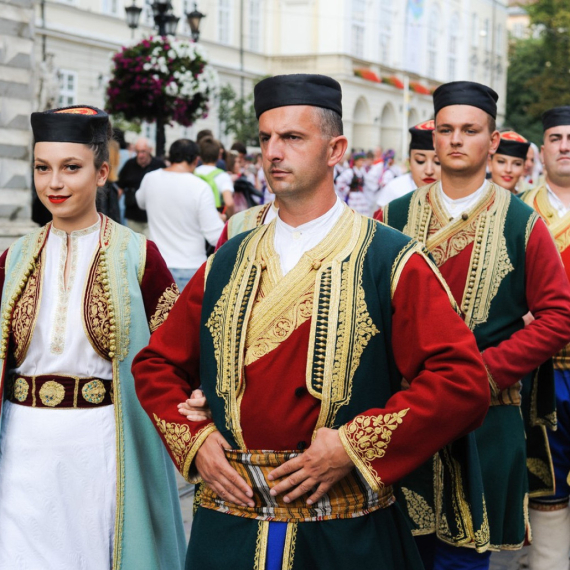 Evo kojim jezikom govore Crnogorci