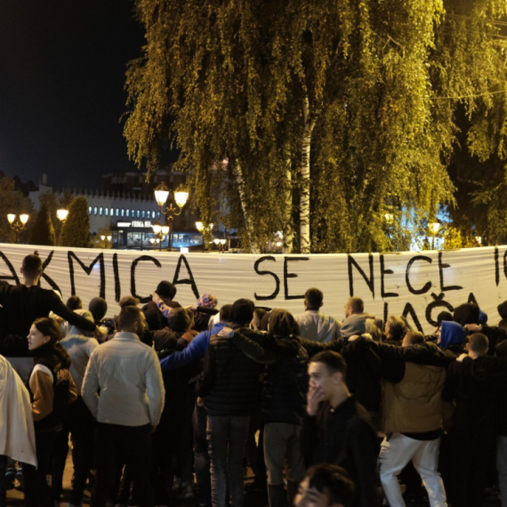 "Neće se igrati": Navijači Novog Pazara protestovali zbog kazne FSS