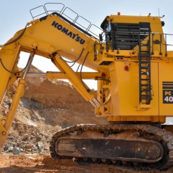 Komatsu predstavio novi električni bager: Uz dva motora radi 50% efikasnije