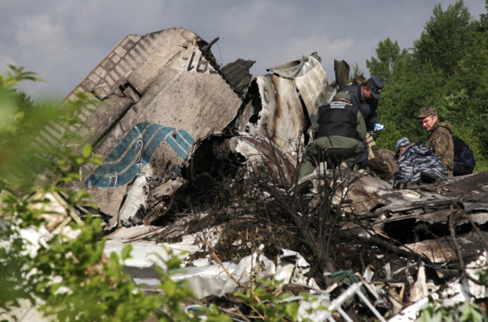 Srušio se avion: Poznat identitet poginulih FOTO