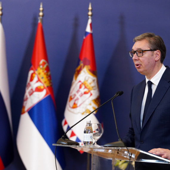 Obeležavanje Dana oslobođenja Beograda; Vučić: Nismo okupatorske tenkove dočekali sa cvećem FOTO