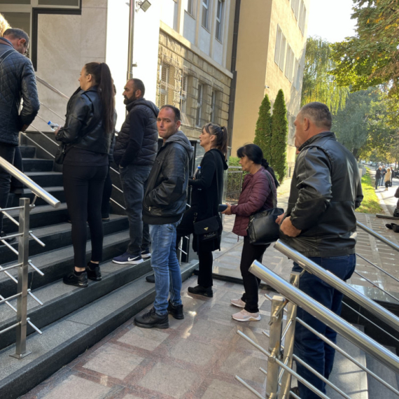 The trial of Uroš Blažić continues; Families in front of the court; Father of murdered girl in "Ribnikar" came