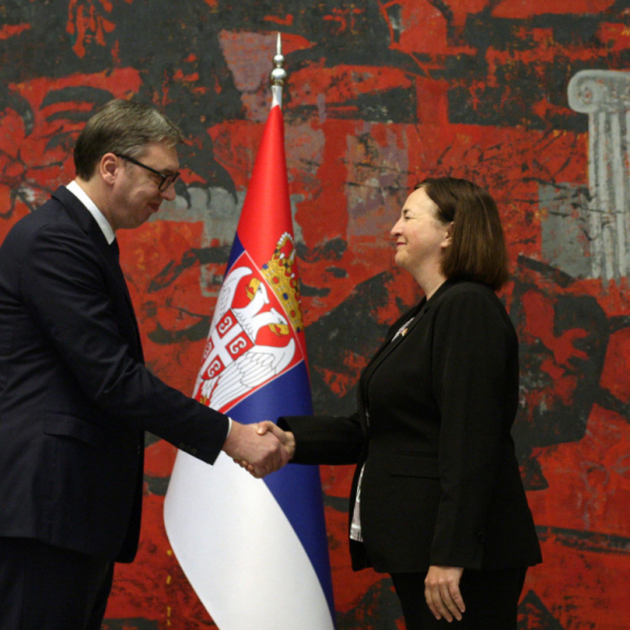 Vučić poželeo dobrodošlicu novoj ambasadorki Kanade Mišel Kameron FOTO