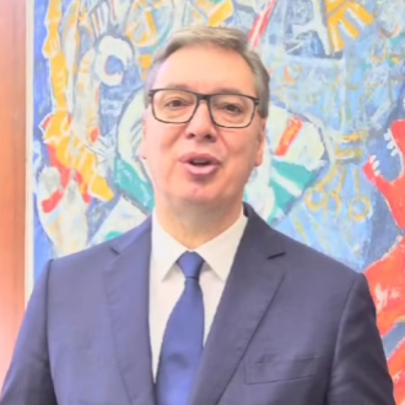 Vučić čestitao rođendan SNS-u: "Danas je poseban dan" VIDEO