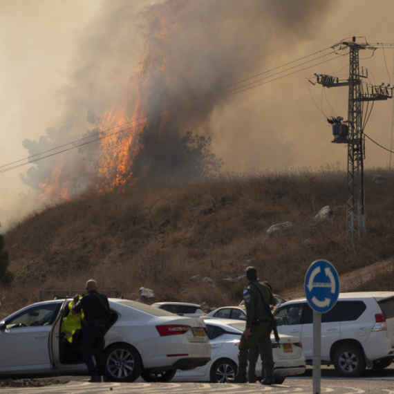 Raketni baraž na Izrael; Napad na vozilo: Mrtvi vojnici; Evakuacija odmah VIDEO