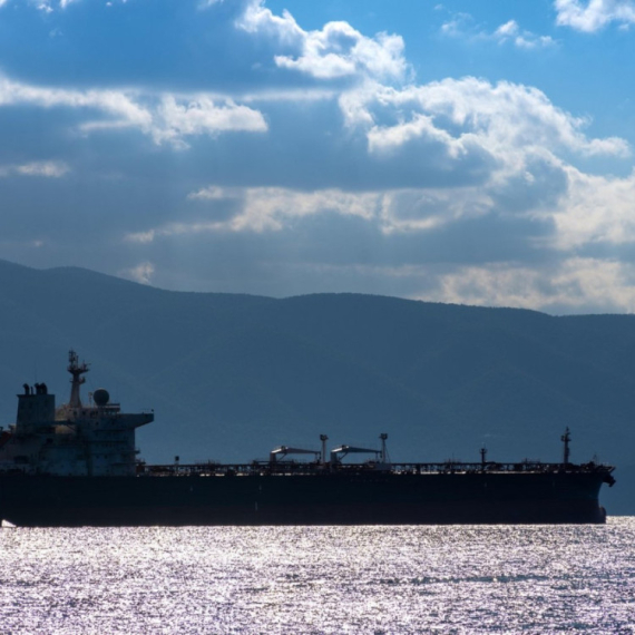 Izbio požar na tankeru: Poslati čamci i brodovi za gašenje požara i spasavanje