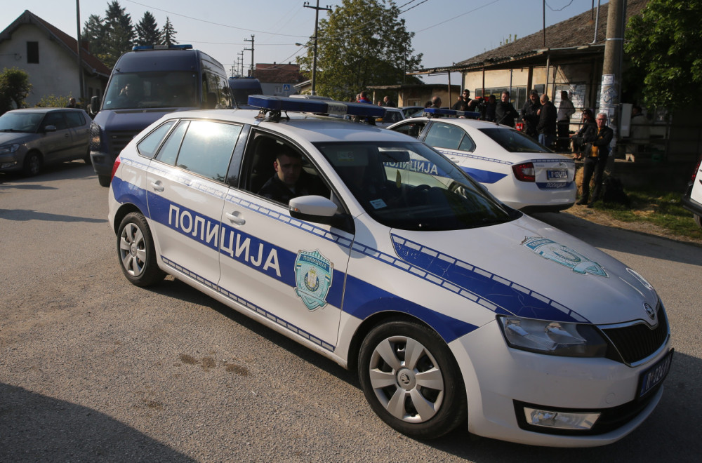 Hapšenje u Novom Sadu: Policija mu u automobilu pronašla pravo bogatstvo, sumnja se na "pranje" novca