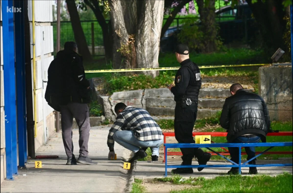 Prve fotografije nakon pucnjave ispred škole: Policija i Hitna pomoć na terenu FOTO