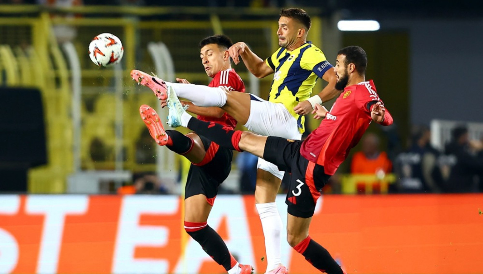 Istanbul proključao – Tadićev Fener se vratio!