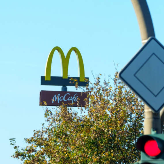 Opasna zaraza vreba u Mekdonaldsu: Raste broj zaraženih, ima i mrtvih