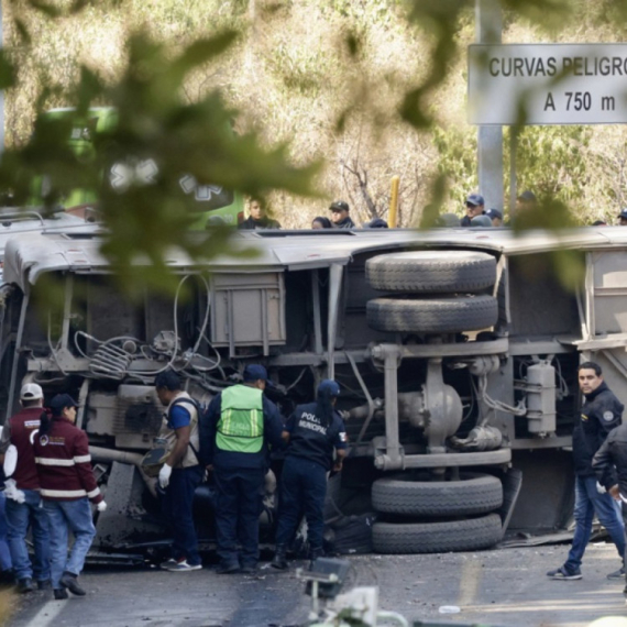 Vozač autobusa sleteo sa puta: Poginule 24 osobe FOTO