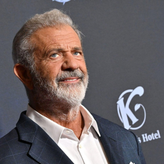 Mel Gibson vređao Kamalu Haris: "Ima IQ kao drvo"