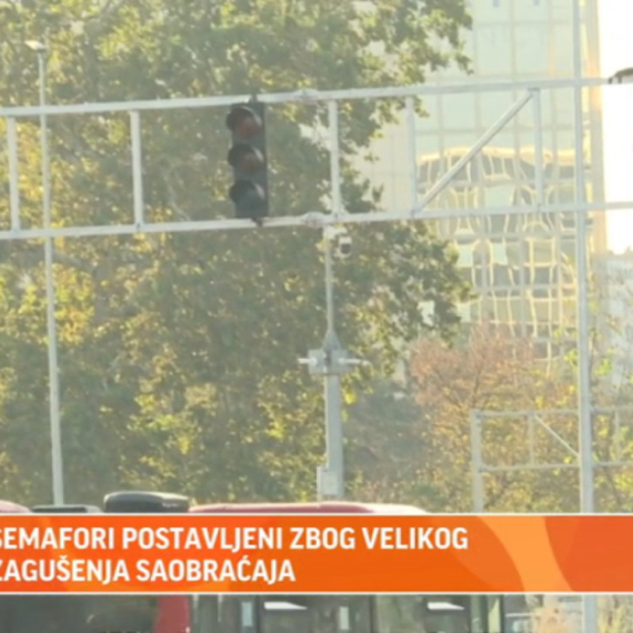 Postavljeni semafori zbog zagušenja saobraćaja VIDEO